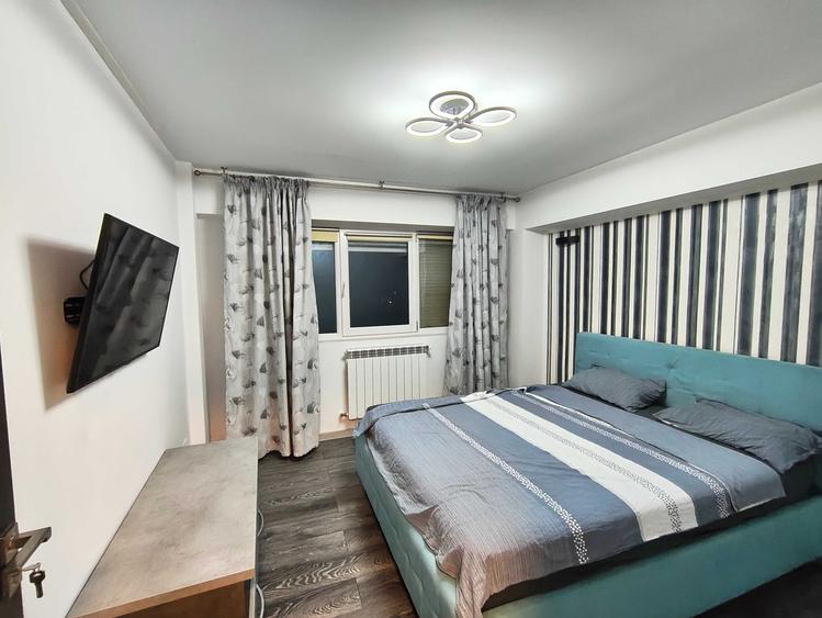 Apartament cu 3 camere decomandat în Exterior Vest