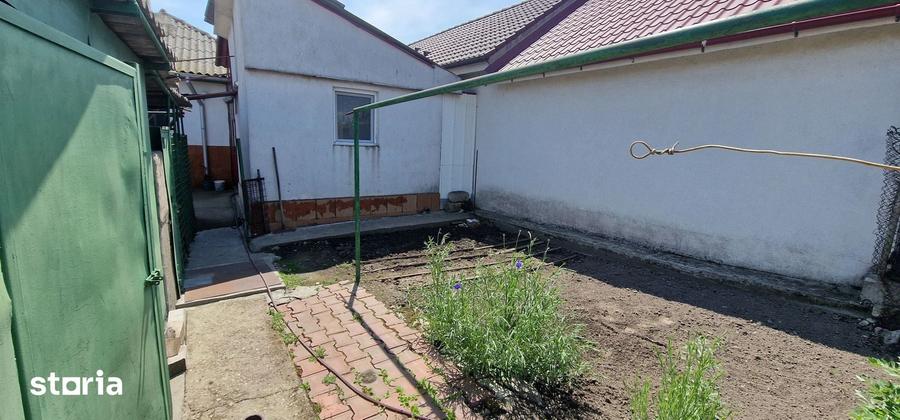 Casă cu 3 camere cu Teren 281 Mp în Central