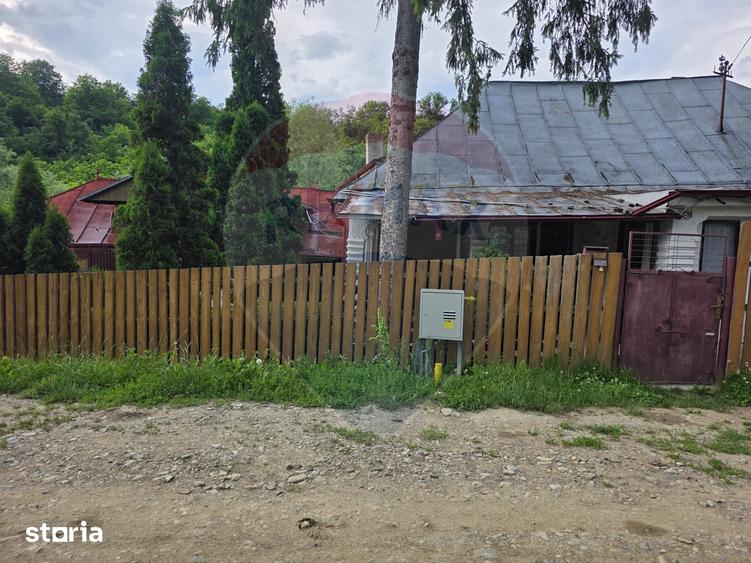 Casă cu 6 camere cu Teren 3548 Mp în Sănduleni