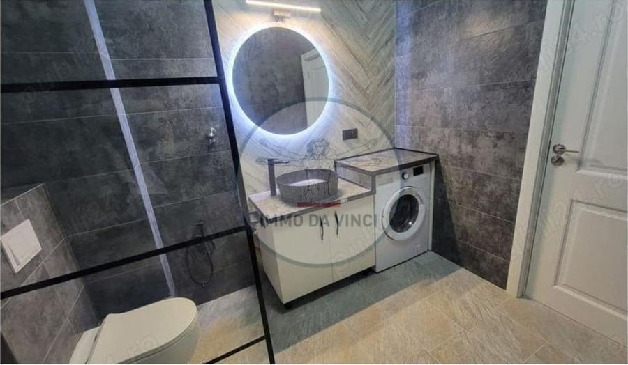 Apartament cu 3 camere semidecomandat în Central