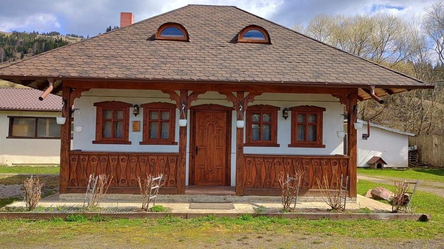 Casă cu 2 camere cu Canalizare în Central