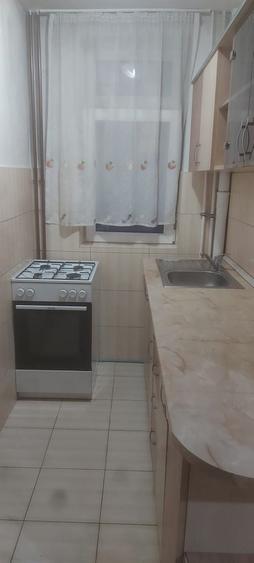 Apartament cu 2 camere decomandat în Valenta