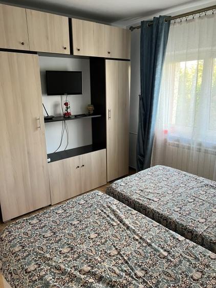 Apartament cu 2 camere decomandat, mobilat în Craiovița Nouă