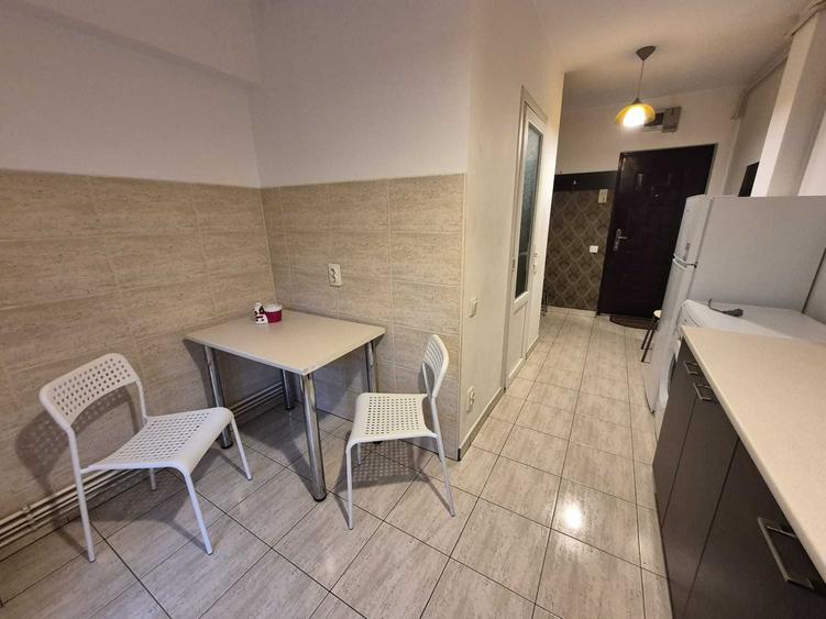 Garsonieră decomandată în Gării