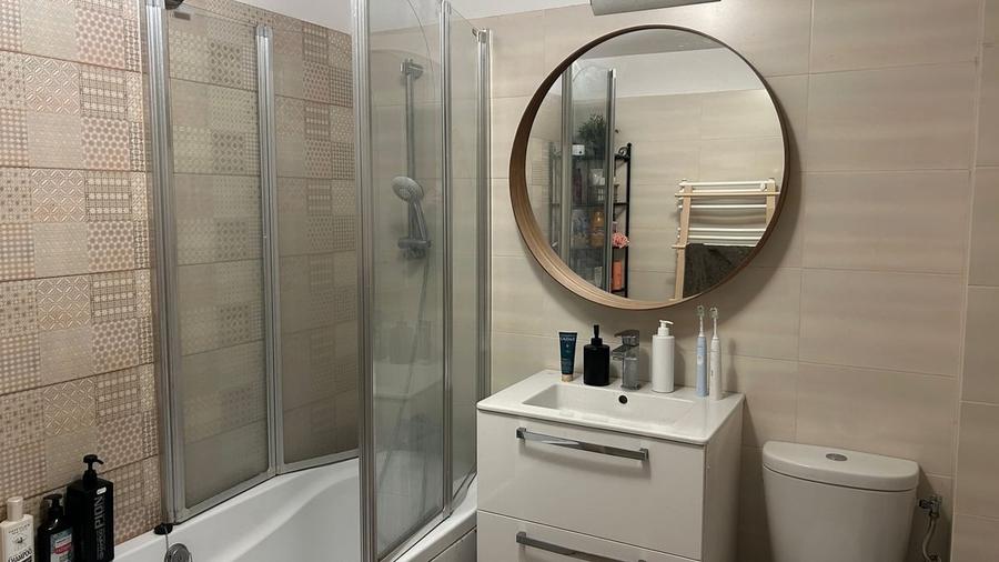 Apartament cu 4 camere semidecomandat în Basarab