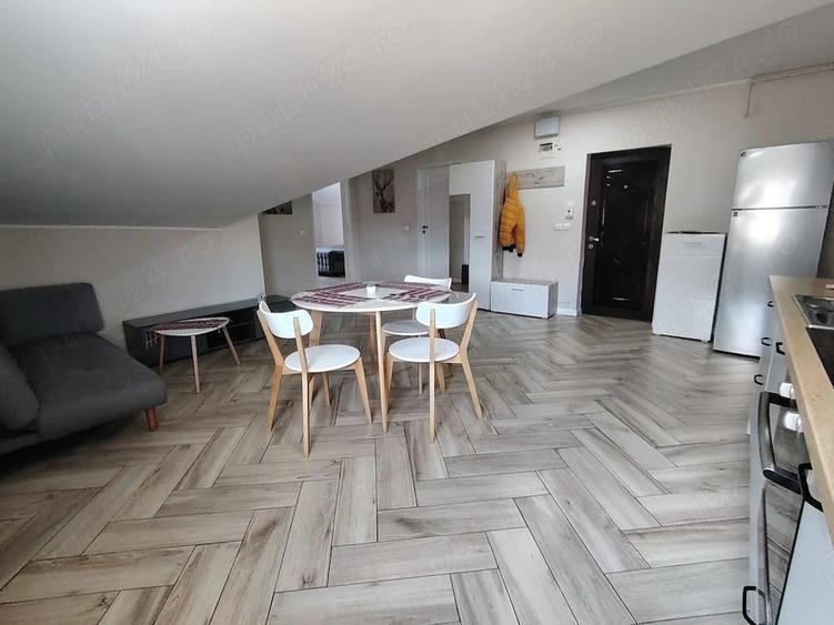 Apartament cu 3 camere semidecomandat în Florești