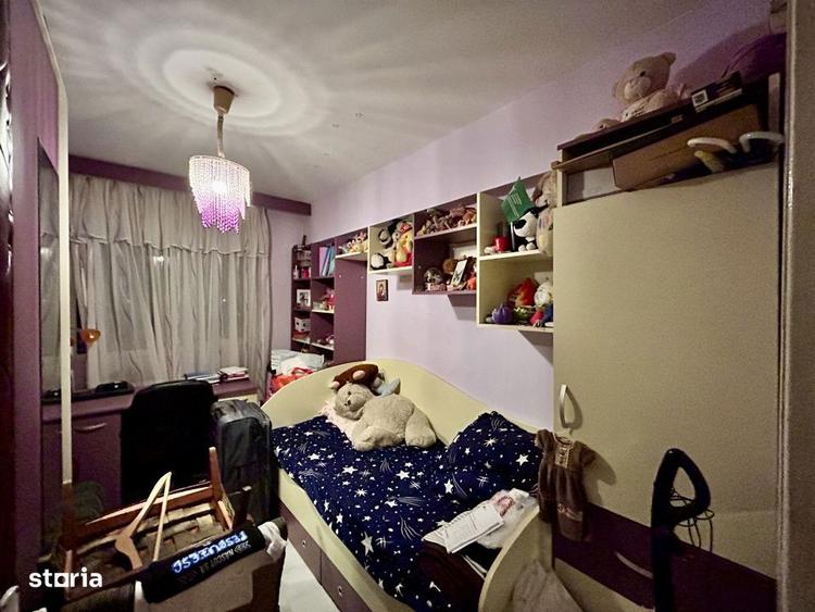 Apartament cu 3 camere decomandat în Republicii