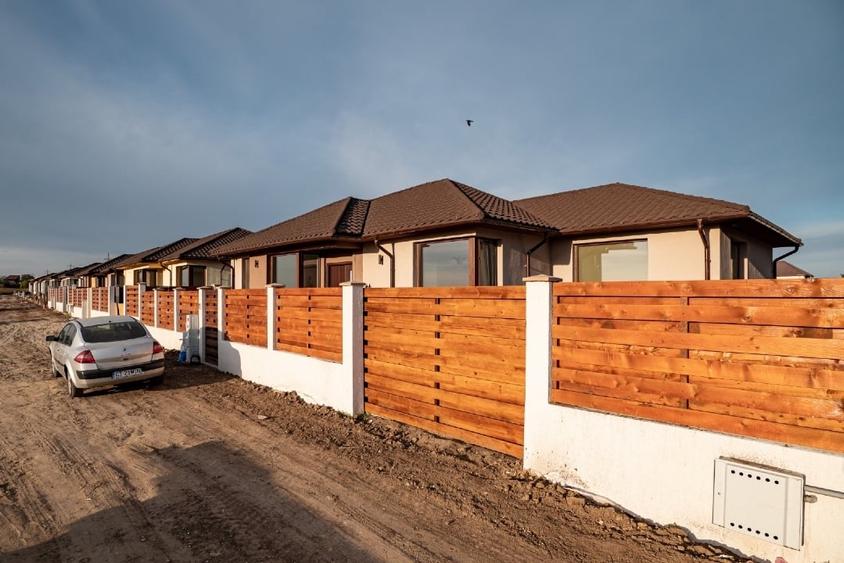 Teren Construcții intravilan de 400 mp, în Agigea