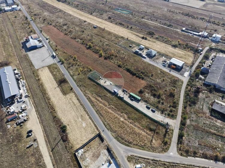Teren agricol intravilan de 4900 mp, în Albota