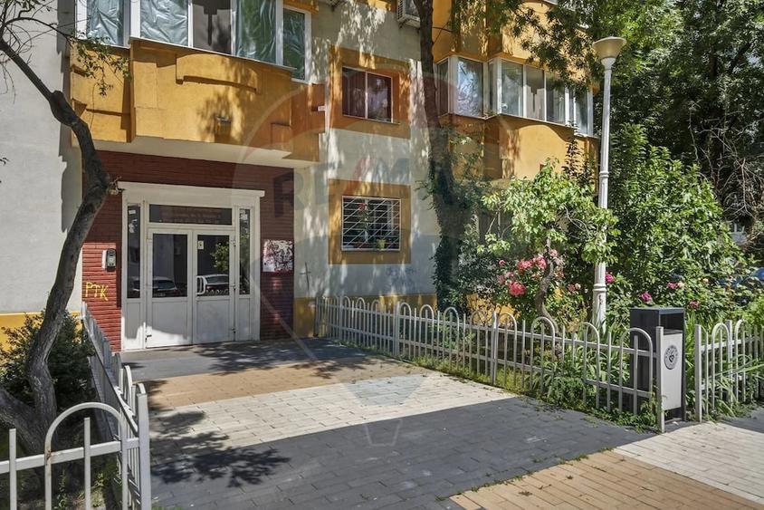 Apartament cu 4 camere decomandat în Sebastian