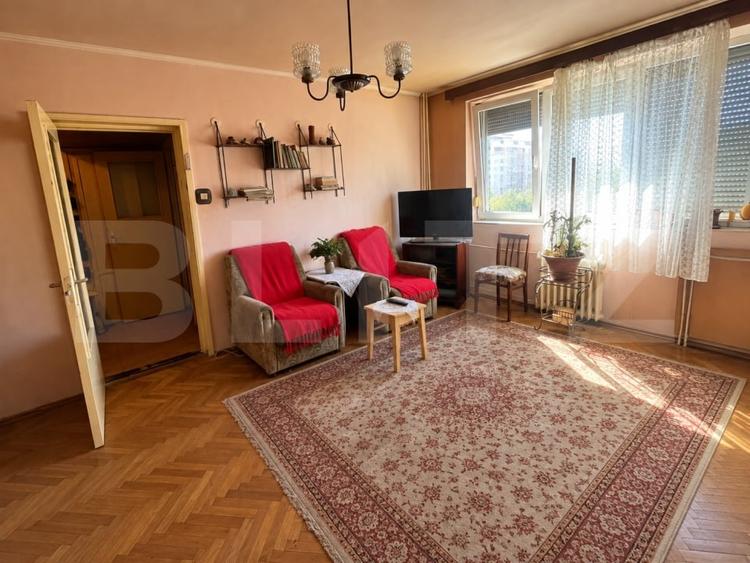 Apartament cu 2 camere semidecomandat, mobilat în Rogerius
