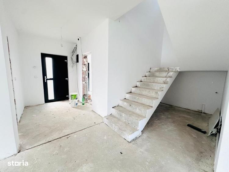 Casă cu 4 camere în Urseni