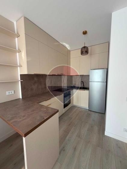 Apartament cu 2 camere semidecomandat în Baza 3