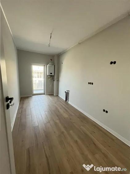 Apartament de 3 camere cu 2 bai si 2 balcoane la etajul 1 in - 1