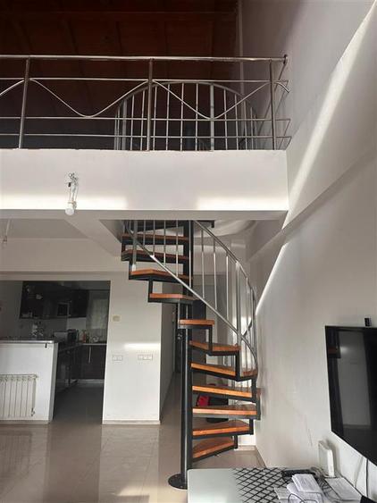 Apartament cu 3 camere decomandat, mobilat în Apollo