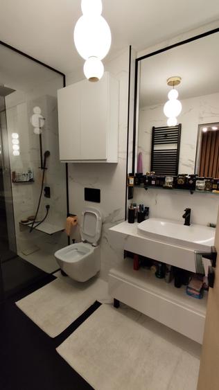 Apartament cu 3 camere decomandat în Baba Novac