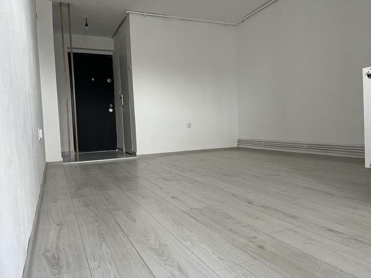 Garsonieră semidecomandată în Central