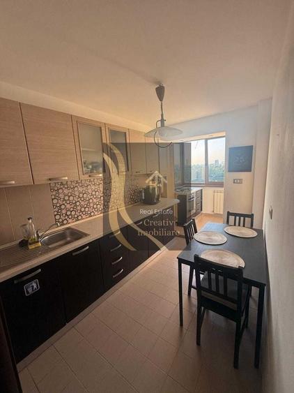 Apartament cu 3 camere semidecomandat în Titan