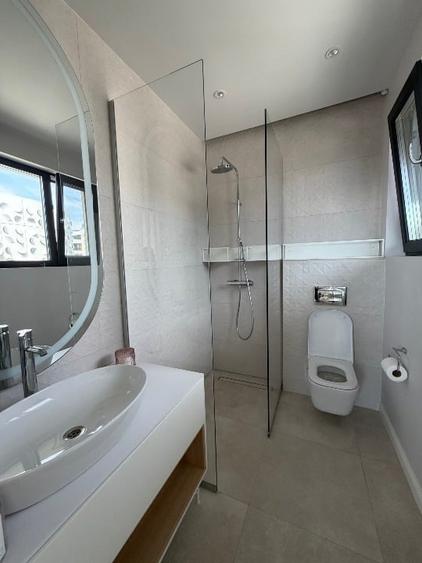 Duplex cu 4 camere cu Canalizare în Central