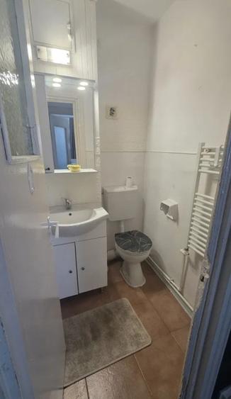 Apartament cu 2 camere decomandat în Hala Centrală
