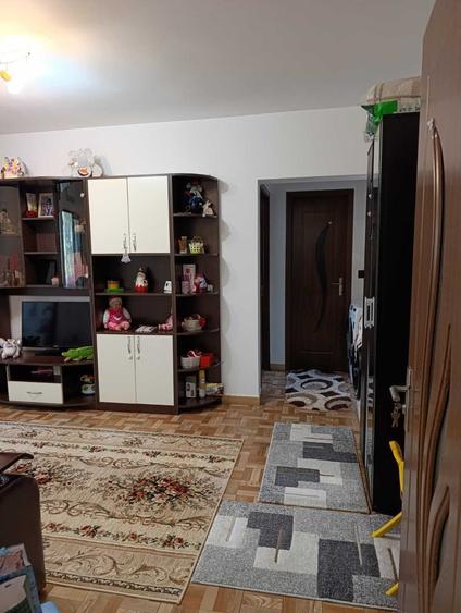 Apartament cu 2 camere semidecomandat în Gară