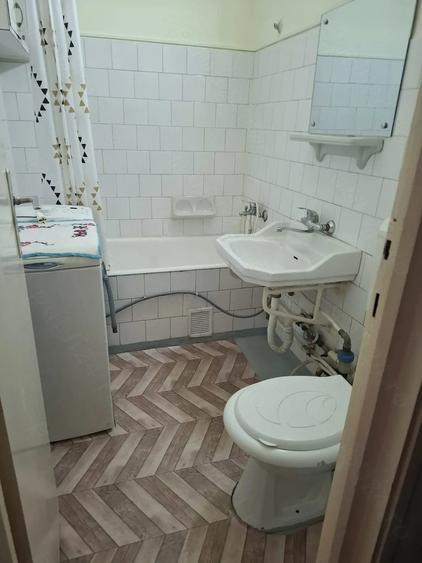 Apartament cu 3 camere semidecomandat în Podgoria