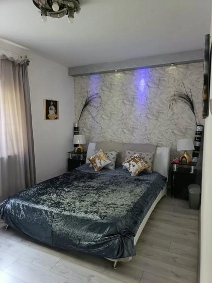 Apartament cu 3 camere semidecomandat în Tătărași