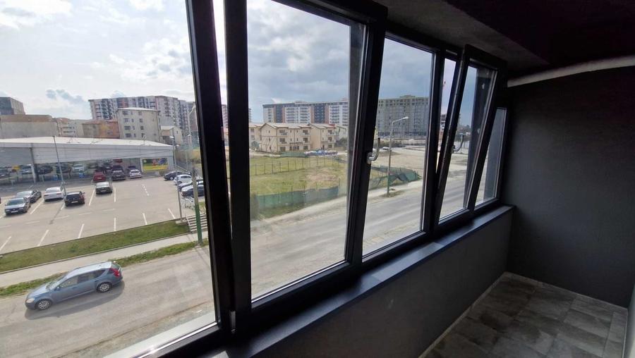 Apartament cu 3 camere decomandat în 23 August