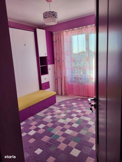 Apartament cu 3 camere decomandat în Rogerius