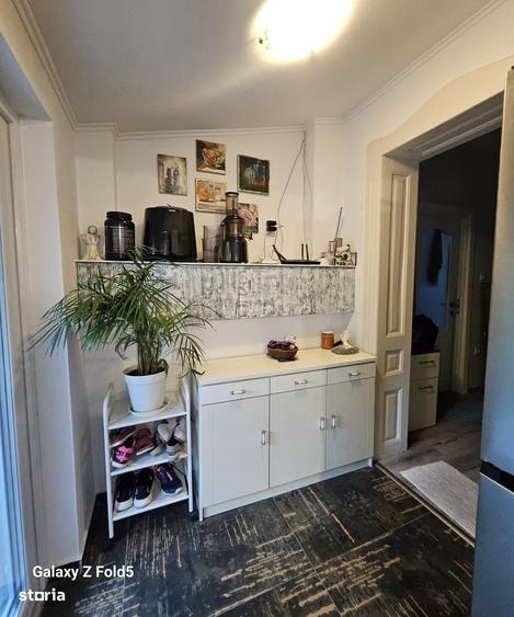 Casă cu 4 camere cu Teren 240 Mp în Central
