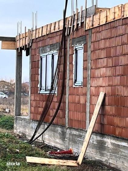 Casă cu 3 camere cu Teren 122 Mp în Dumbrava