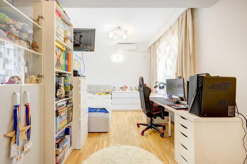 Apartament cu 4 camere decomandat în Floreasca