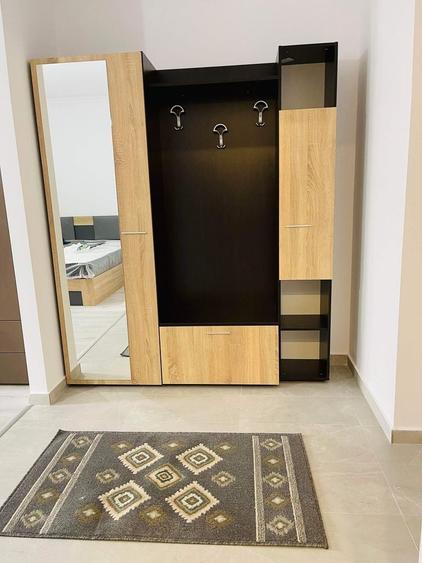 Garsonieră decomandată în Titan