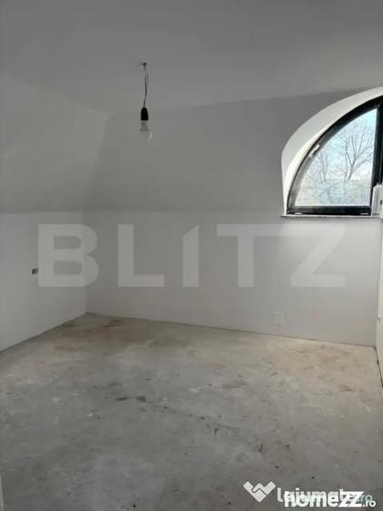 Casa cu 6 camere, 160 mp, ?i teren generos de 900 mp, loc. - 2