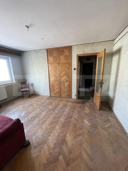 Apartament cu 3 camere semidecomandat în Central