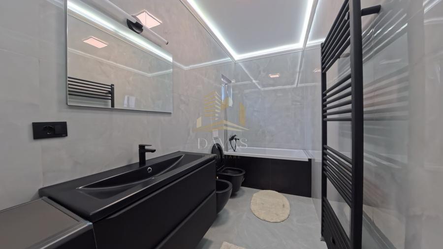 Apartament cu 3 camere semidecomandat, mobilat în Între Lacuri