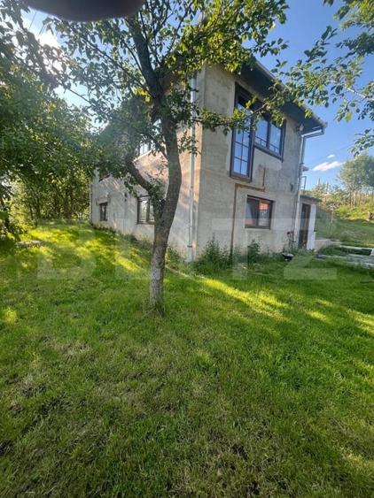Casă individuală cu 4 camere cu Teren 2000 Mp în Rediu