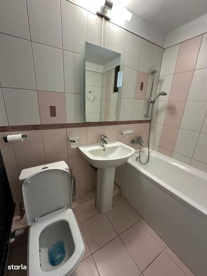 Apartament cu 4 camere decomandat în Drumul Taberei