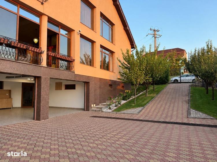 Casă cu 4 camere cu Teren 1053 Mp în Central