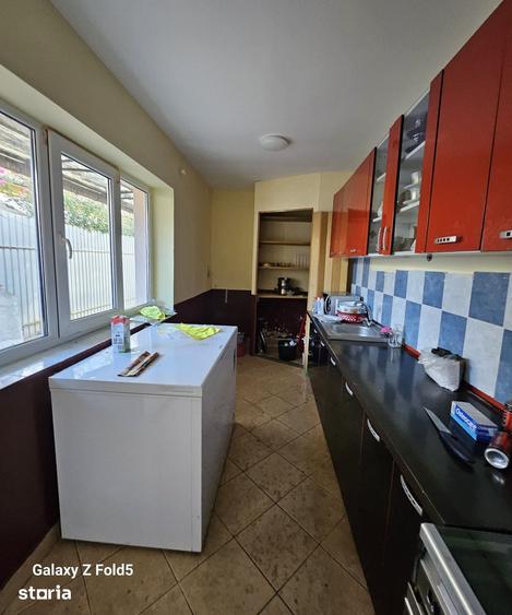 Casă cu 2 camere semidecomandat cu Teren 250 Mp în Cantemir