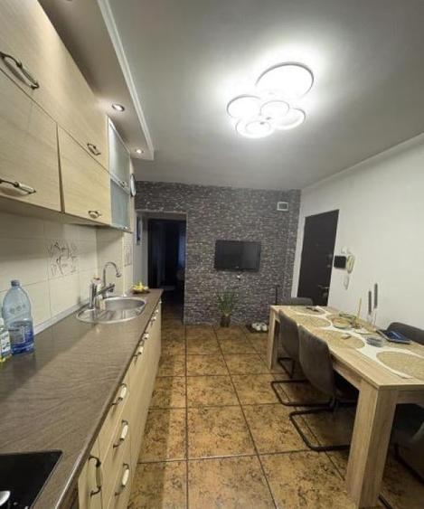 Apartament cu 3 camere, mobilat în Aviației