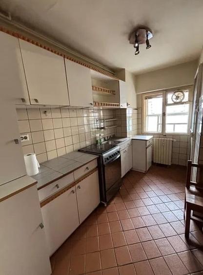 Apartament cu 3 camere decomandat, mobilat în Decebal