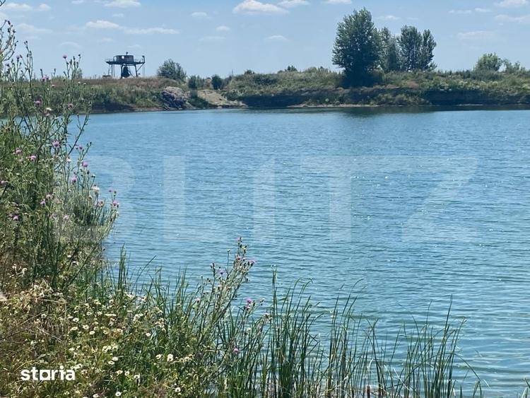 Teren intravilan 4,76 ha cu 2 balti de pescuit | Pitaru | 4 km de A1 - 8