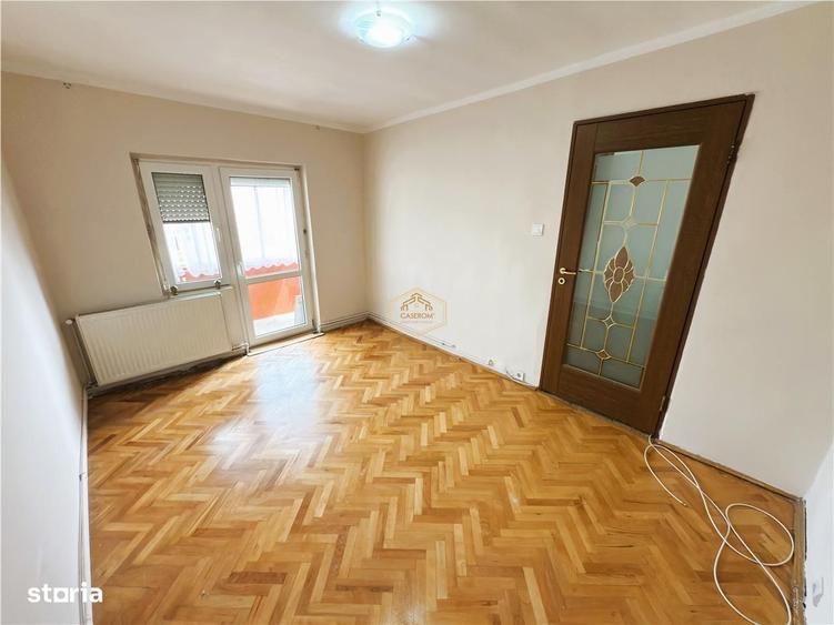 Apartament cu 3 camere decomandat în Micro 16