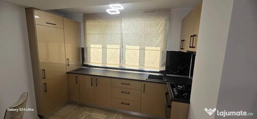 Apartament cu 3 camere decomandat în Ultracentral