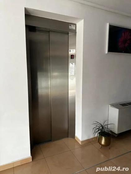 Spațiu comercial, de 1,000 mp, în Mehala