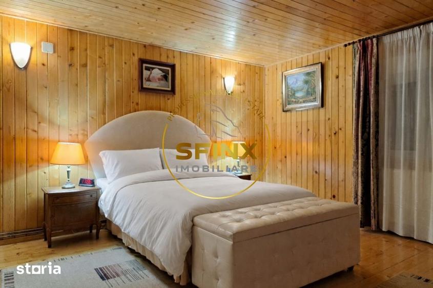 Casă cu 7 camere cu Teren 1955 Mp în Siriu