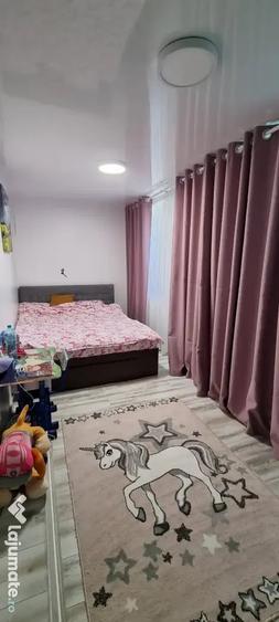 Casă cu 7 camere în Exterior Vest