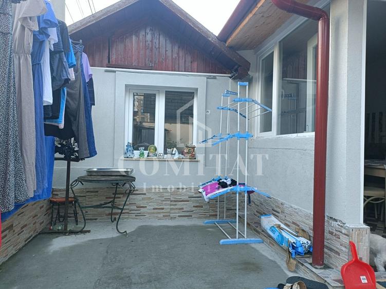 Casă individuală cu 5 camere cu Canalizare în Plopilor