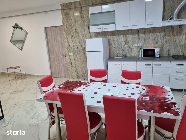 Spațiu comercial, de 2,416 mp, în Central